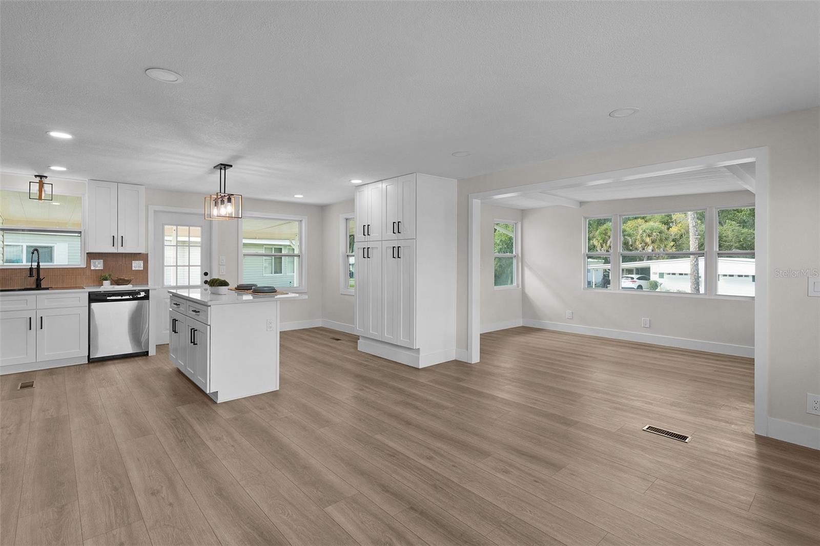 Image 9 of 41 For 205 Palo Verde Drive