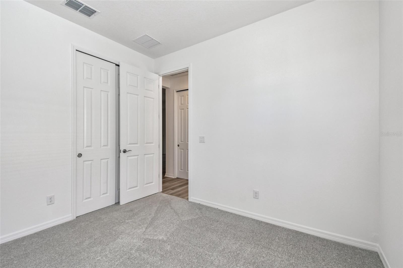 Image 22 of 47 For 18106 Cherished Loop