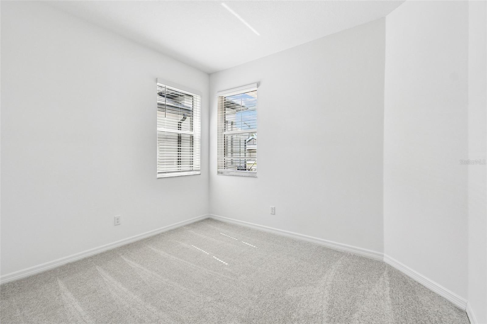 Image 23 of 47 For 18106 Cherished Loop