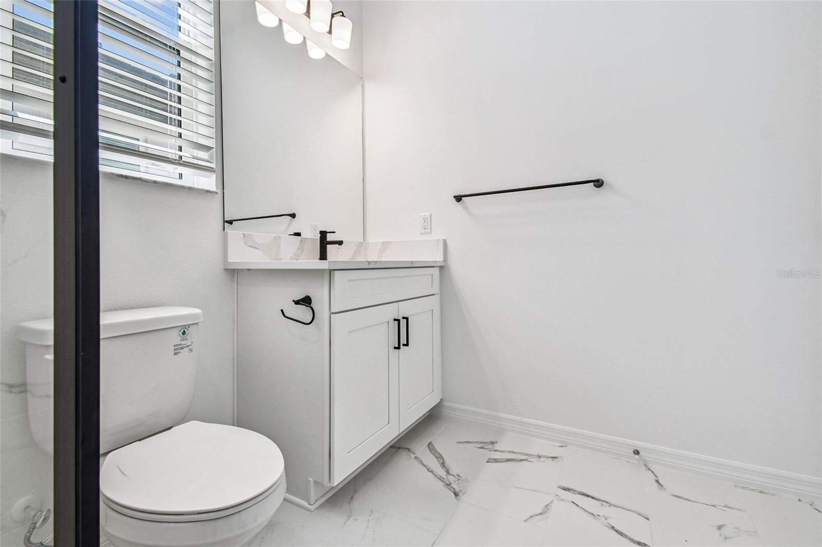 Image 24 of 47 For 18106 Cherished Loop