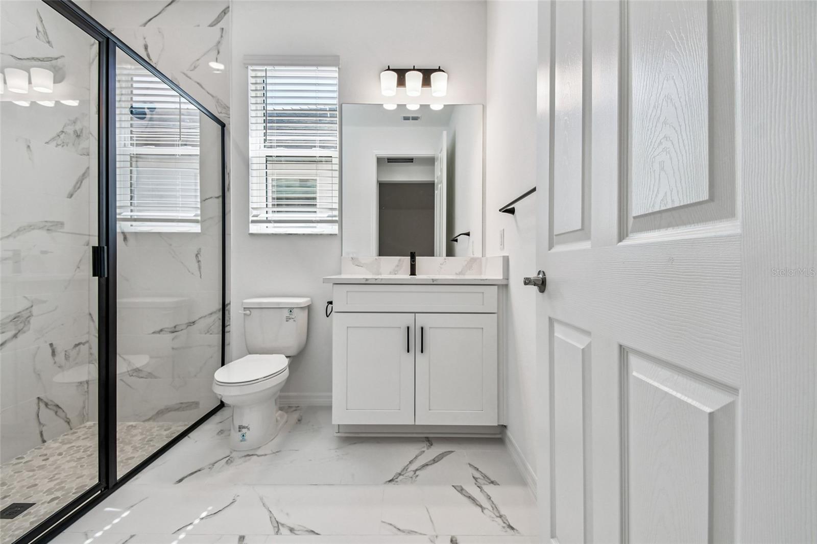 Image 25 of 47 For 18106 Cherished Loop