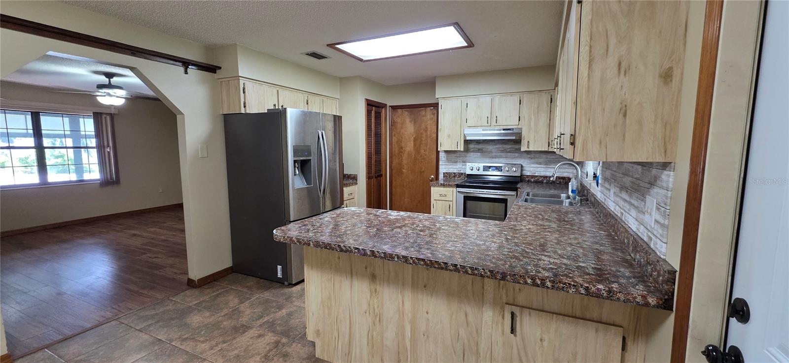 Image 5 of 26 For 40116 Parkinsonia Street