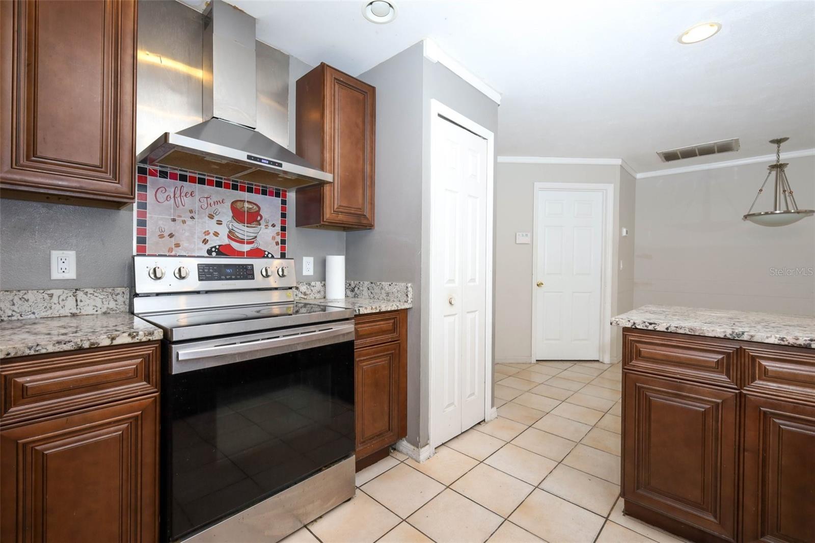 Image 7 of 42 For 7113 Ironwood Drive