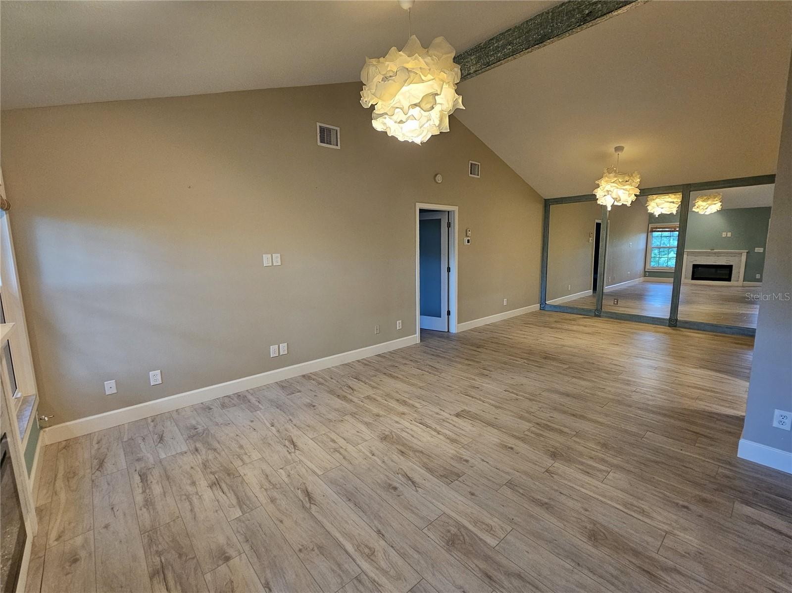 Image 3 of 38 For 1210 Cottonwood Trail 1-1