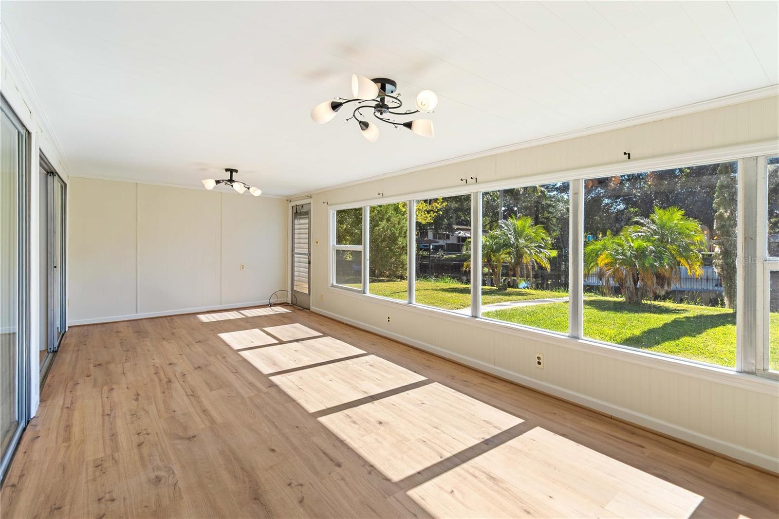 Image 11 of 30 For 6420 Woods St