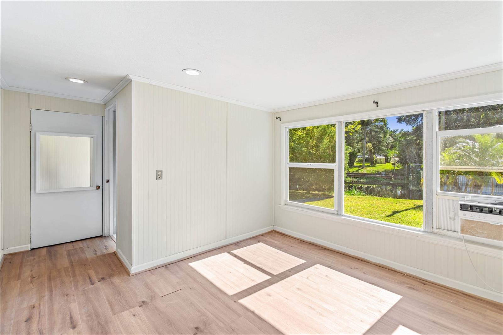 Image 13 of 30 For 6420 Woods St