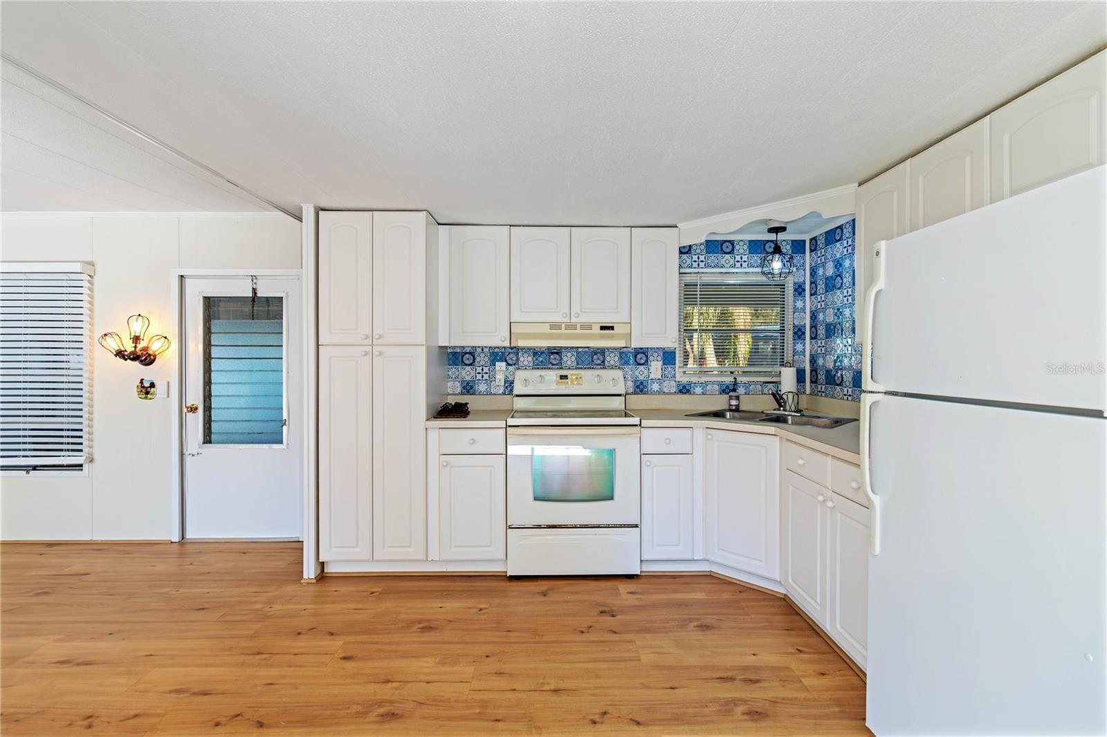 Image 9 of 30 For 6420 Woods St