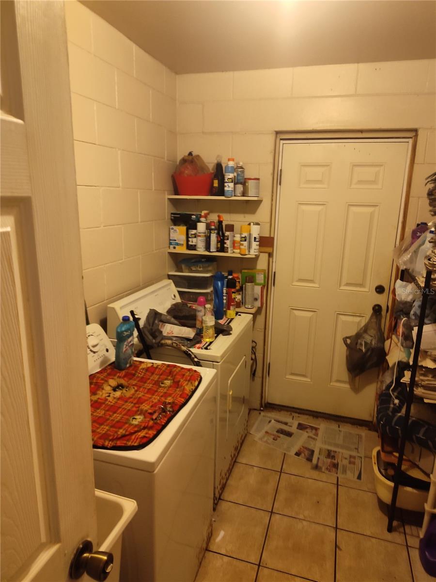 Image 4 of 7 For 6722 Ovid Avenue