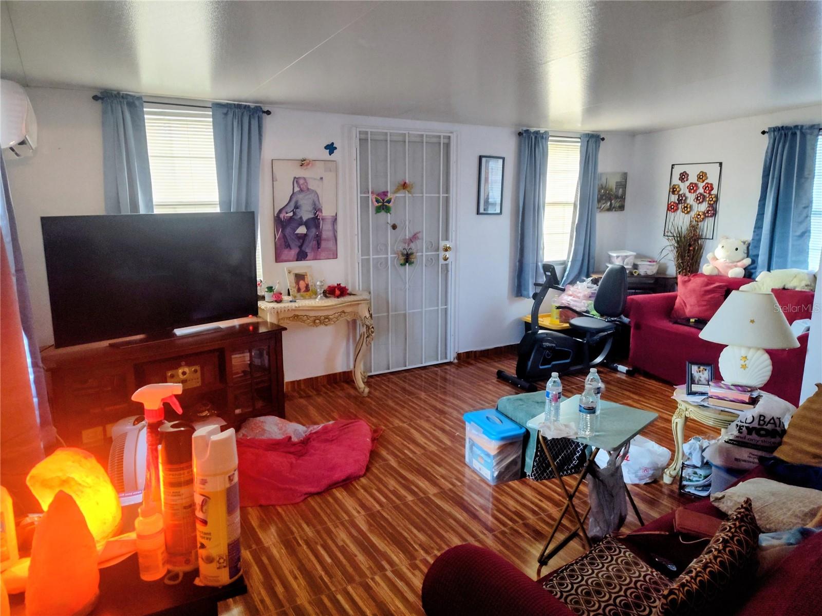 Image 5 of 7 For 6722 Ovid Avenue