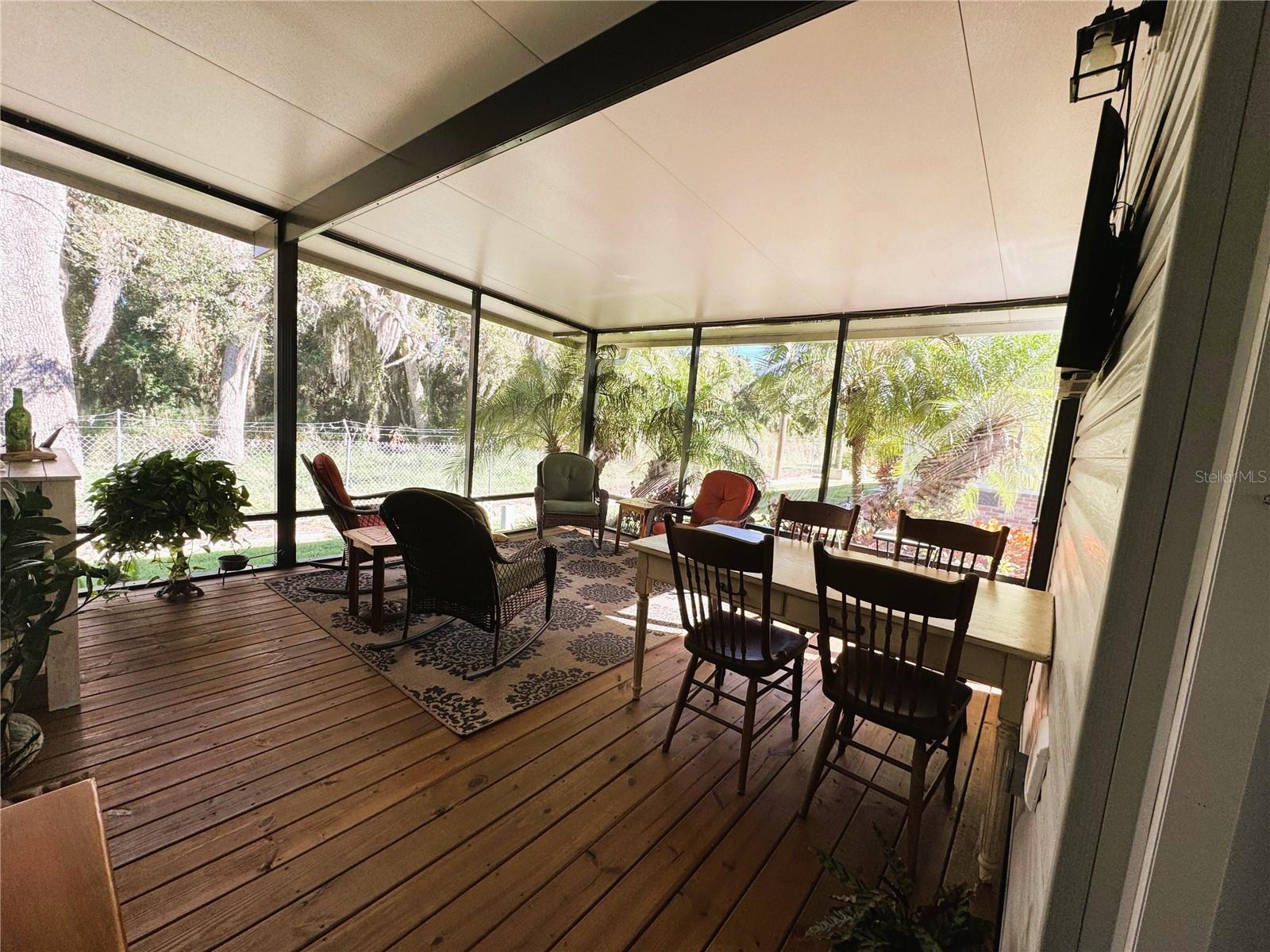 Image 14 of 62 For 208 Palo Verde Drive