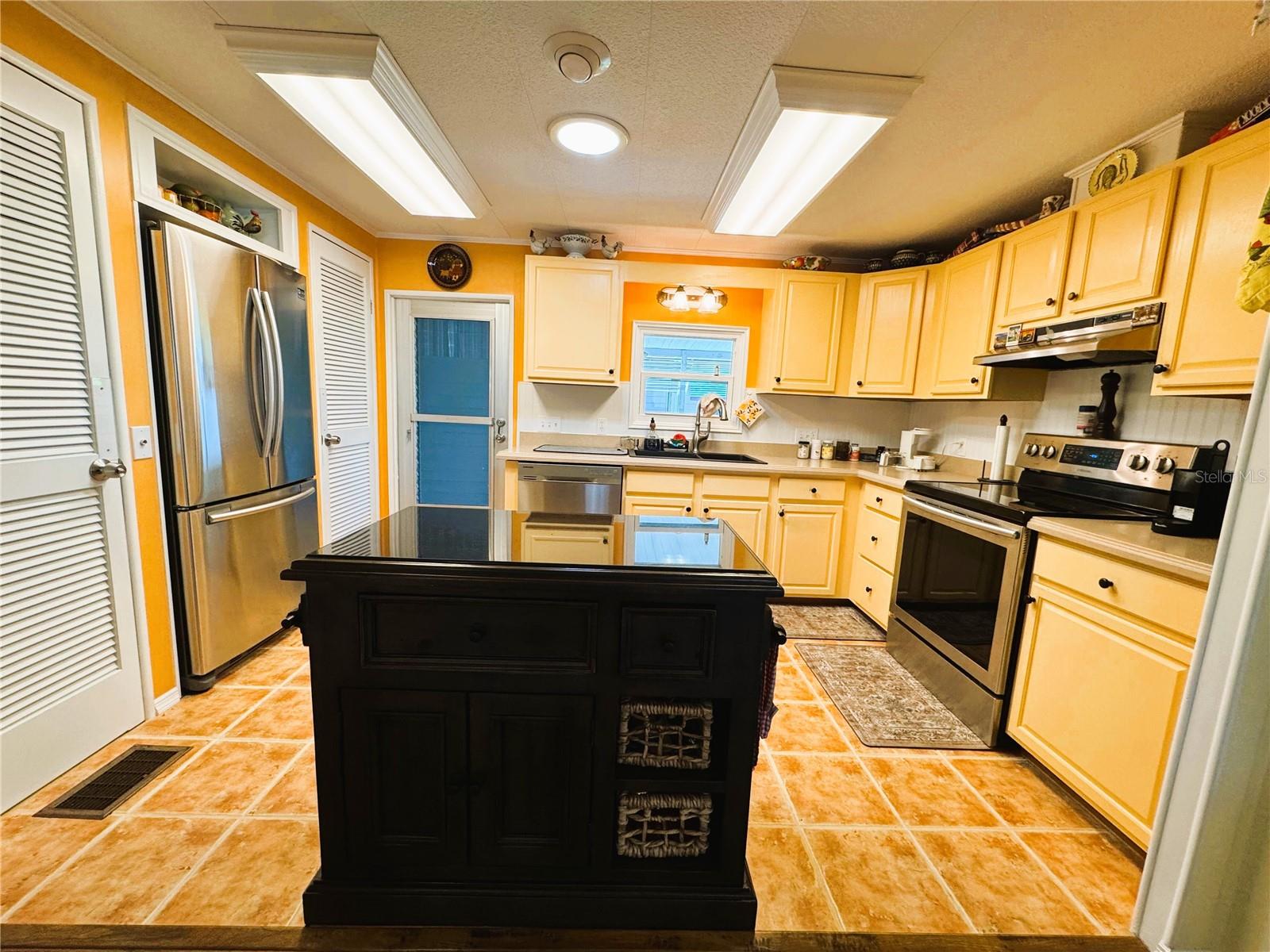 Image 20 of 62 For 208 Palo Verde Drive