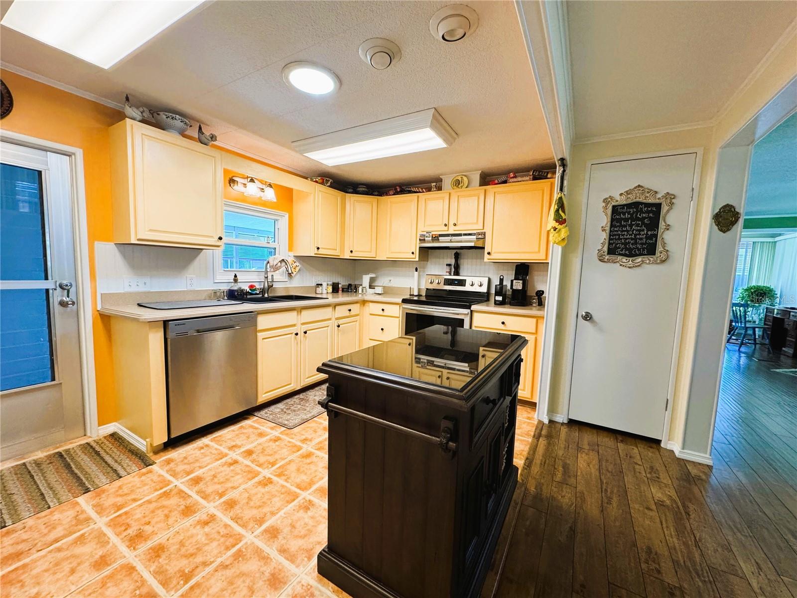 Image 21 of 62 For 208 Palo Verde Drive