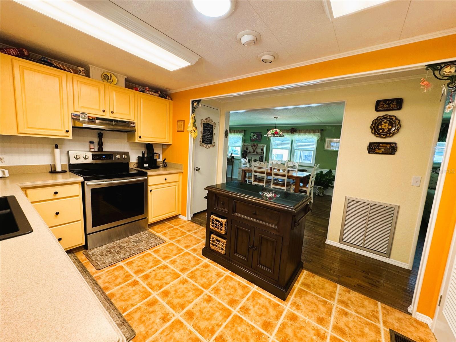 Image 22 of 62 For 208 Palo Verde Drive