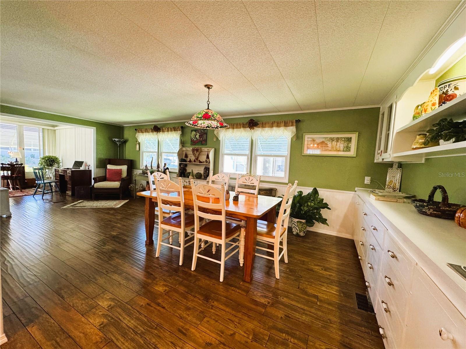 Image 24 of 62 For 208 Palo Verde Drive