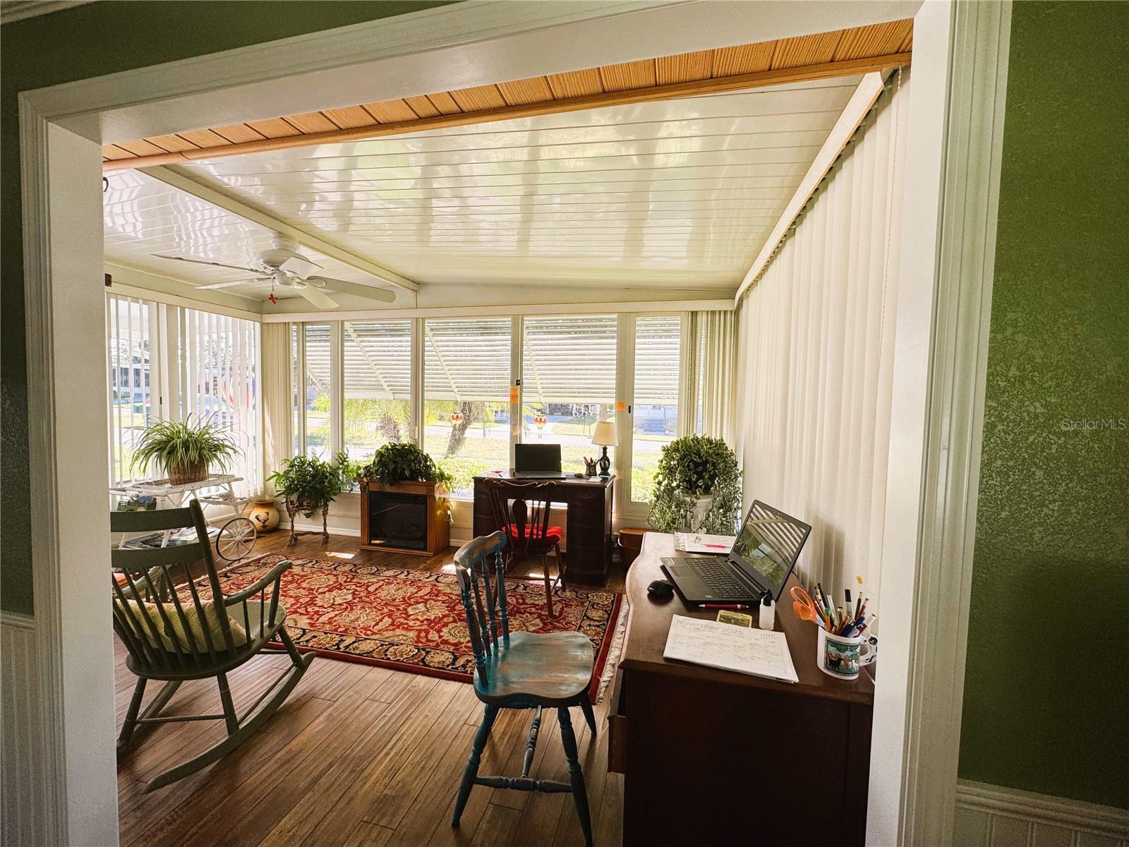 Image 28 of 62 For 208 Palo Verde Drive