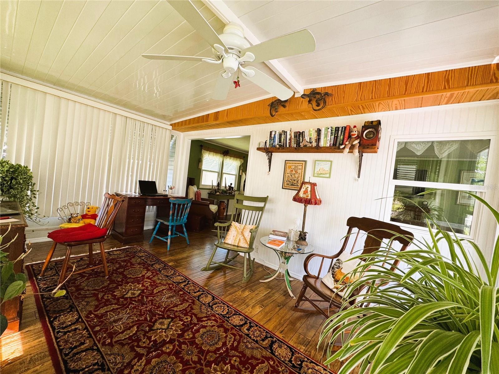 Image 30 of 62 For 208 Palo Verde Drive