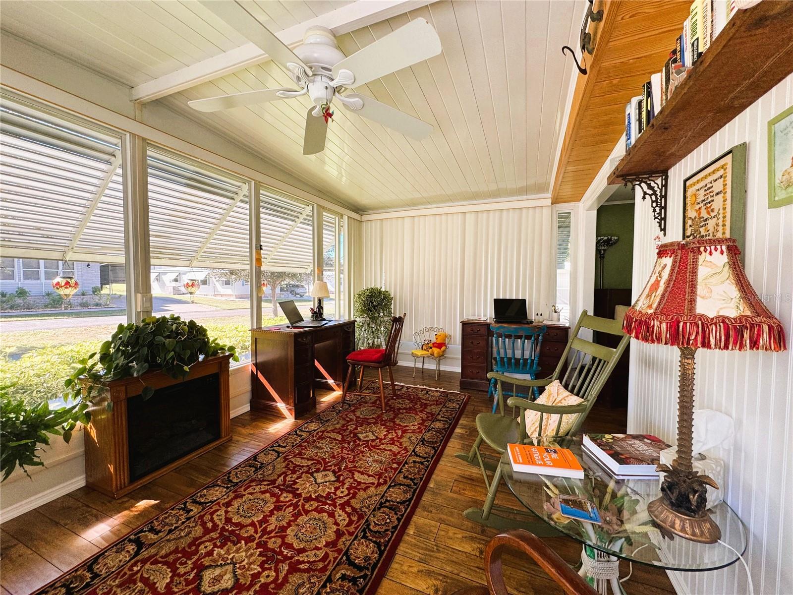 Image 31 of 62 For 208 Palo Verde Drive