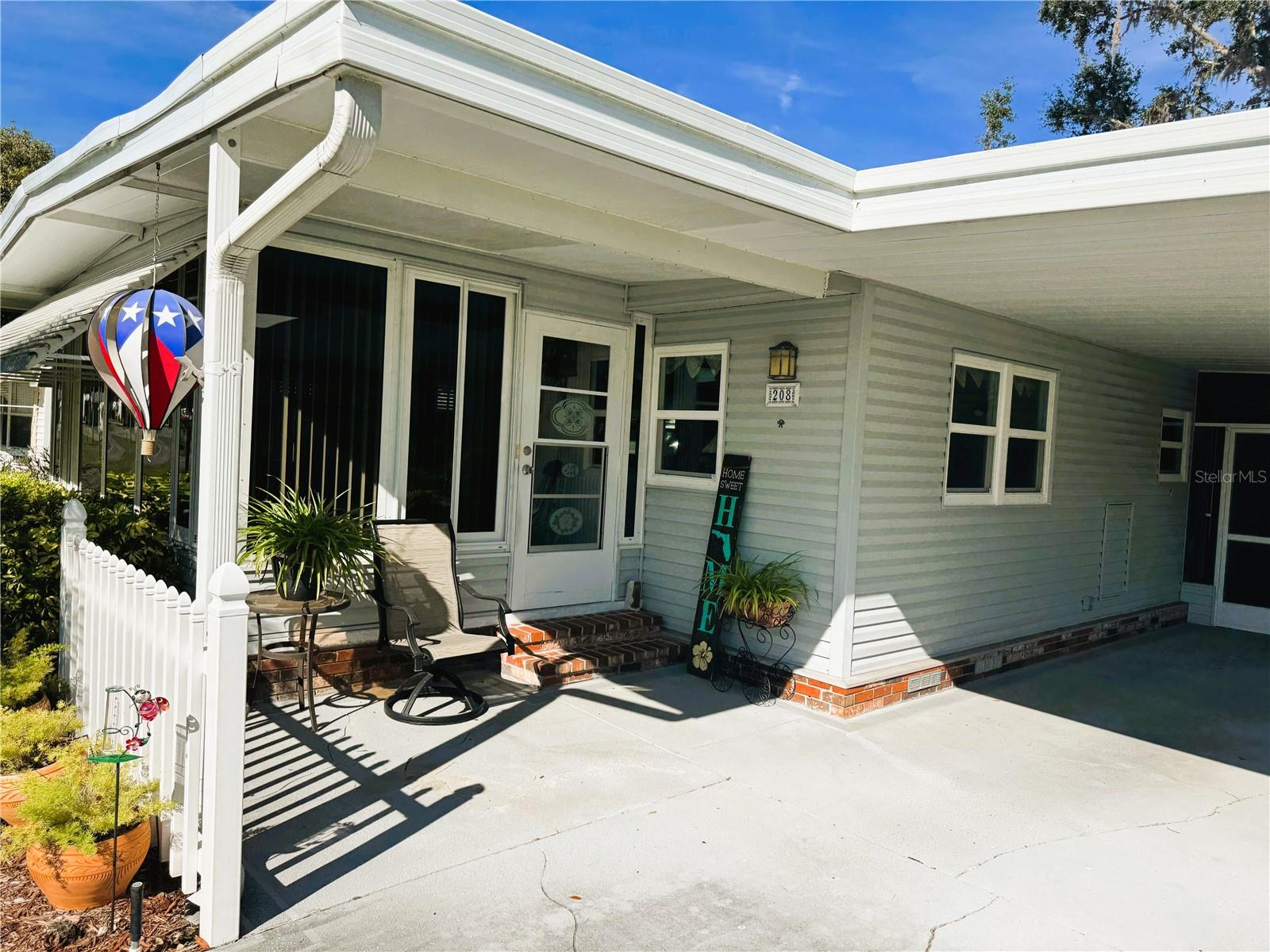 Image 6 of 62 For 208 Palo Verde Drive