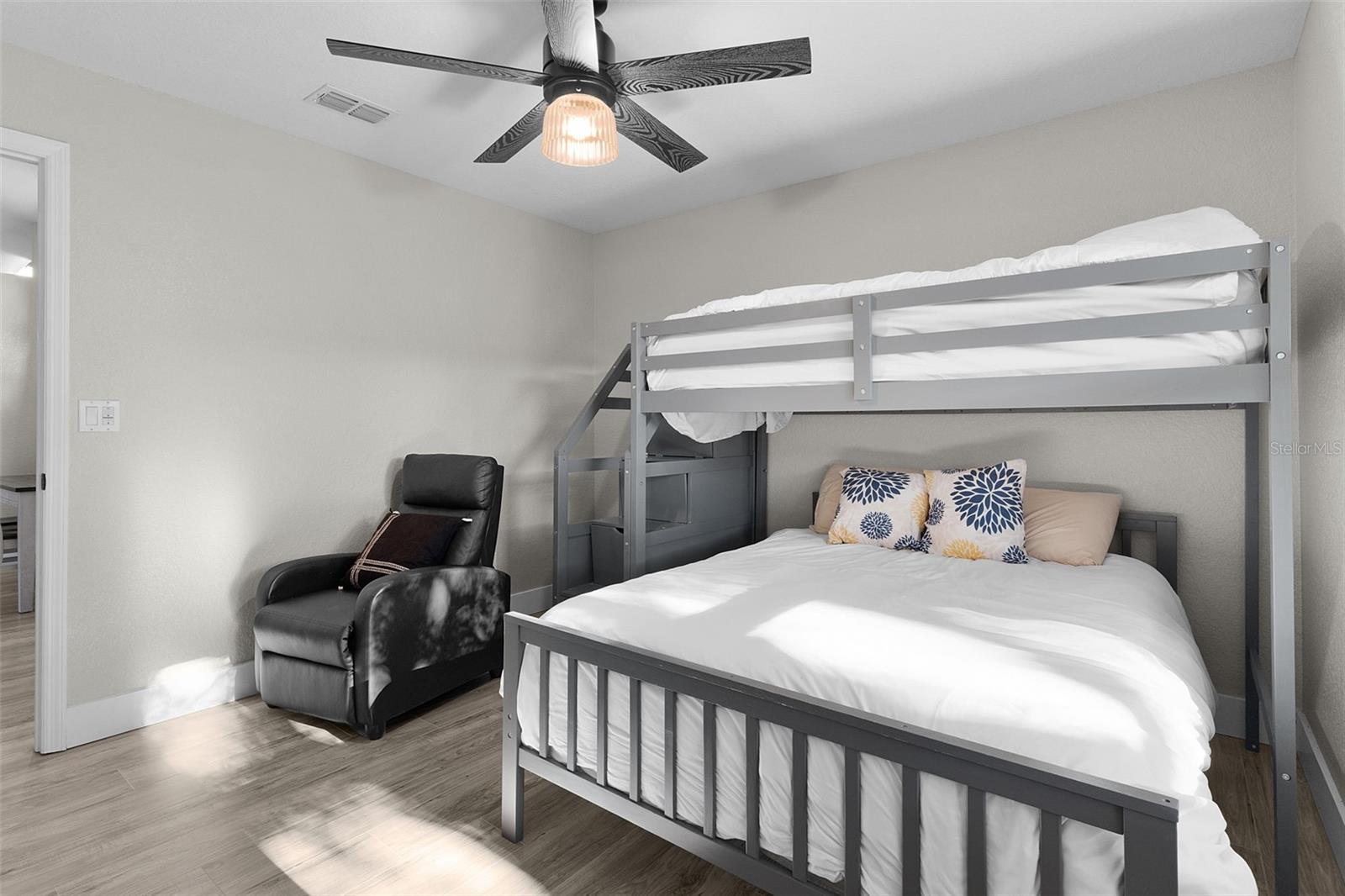 Image 29 of 43 For 17824 113th Terrace