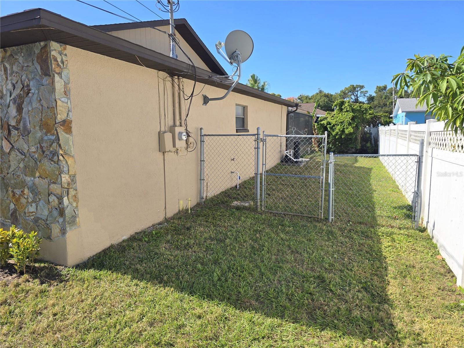 Image 26 of 37 For 16201 Pine Ridge Drive