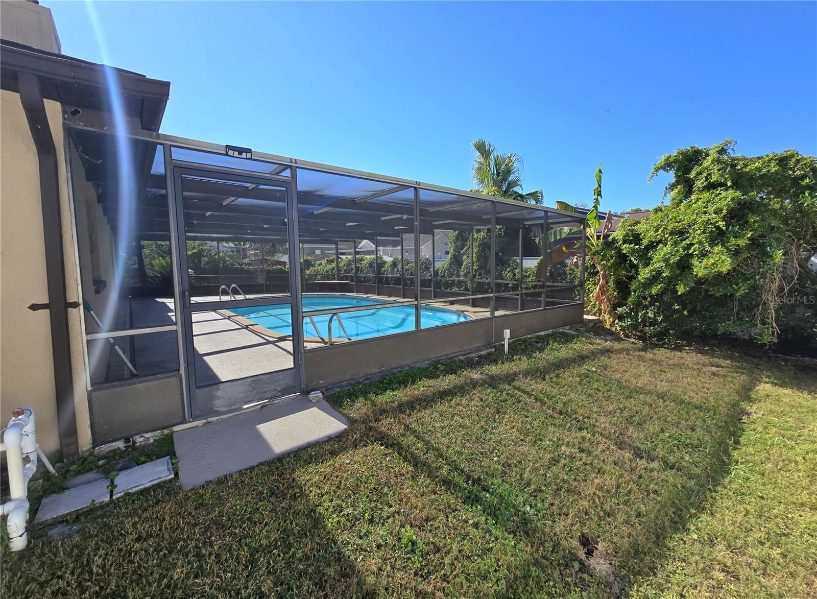 Image 27 of 37 For 16201 Pine Ridge Drive