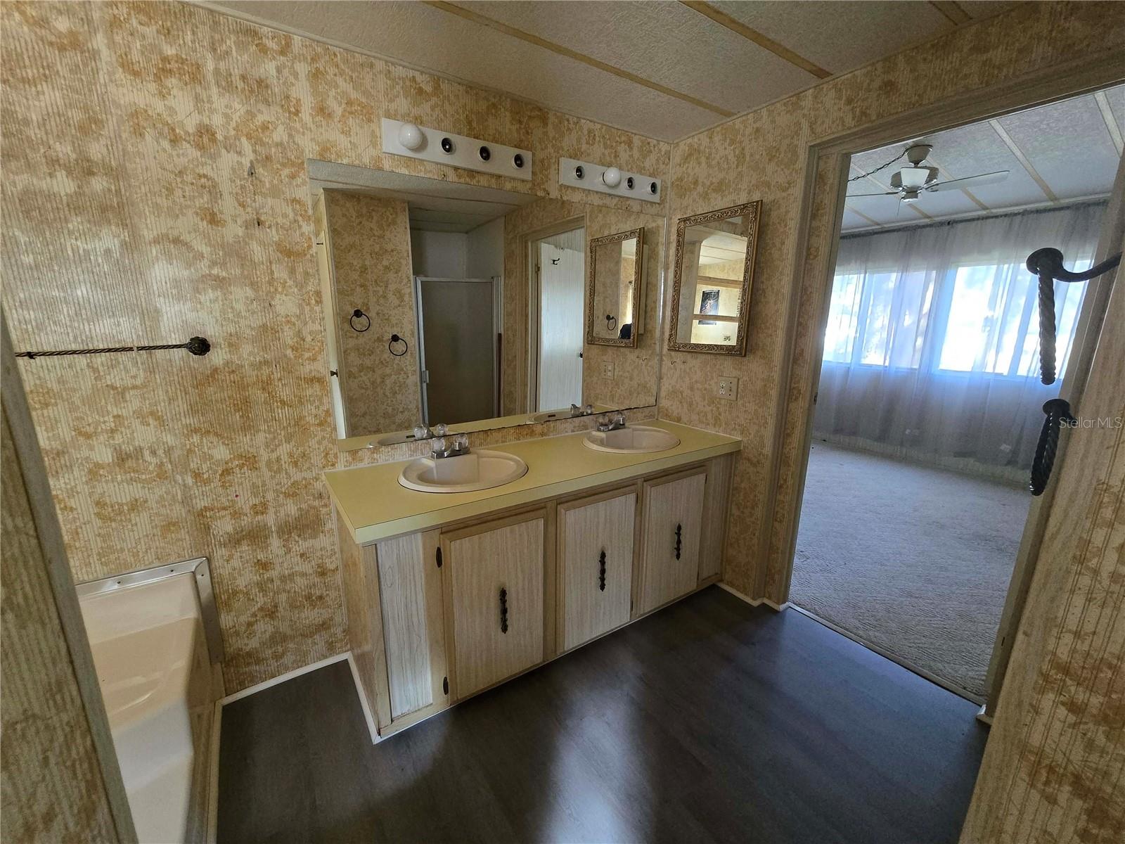 Image 10 of 18 For 1991 170th Avenue Road