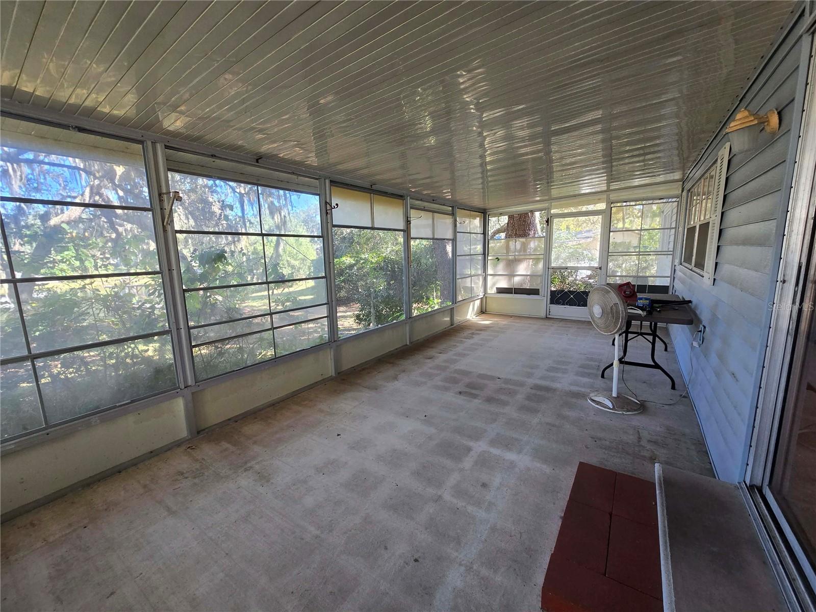 Image 16 of 18 For 1991 170th Avenue Road