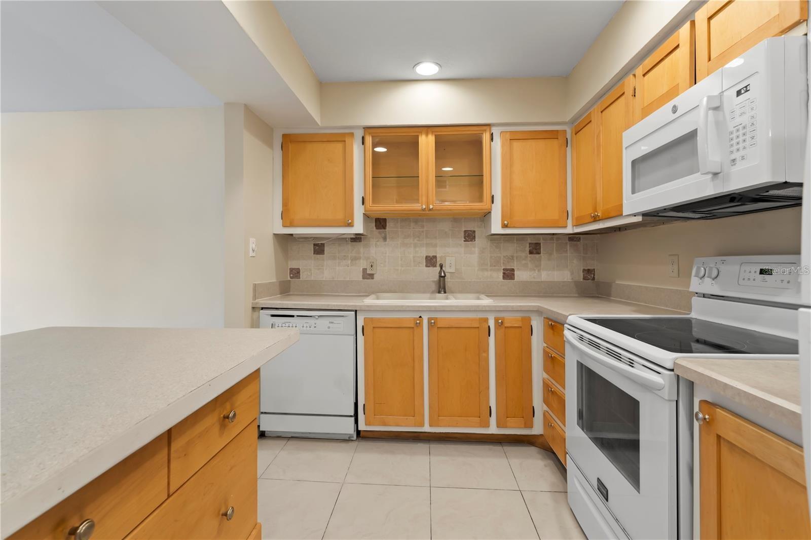 Image 6 of 26 For 534 Orange Drive 11