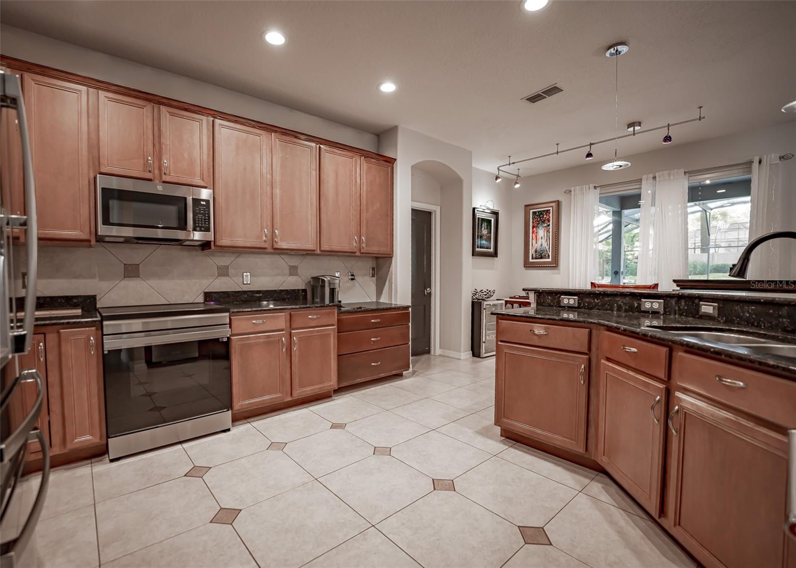 Image 20 of 57 For 527 Sand Wedge Loop