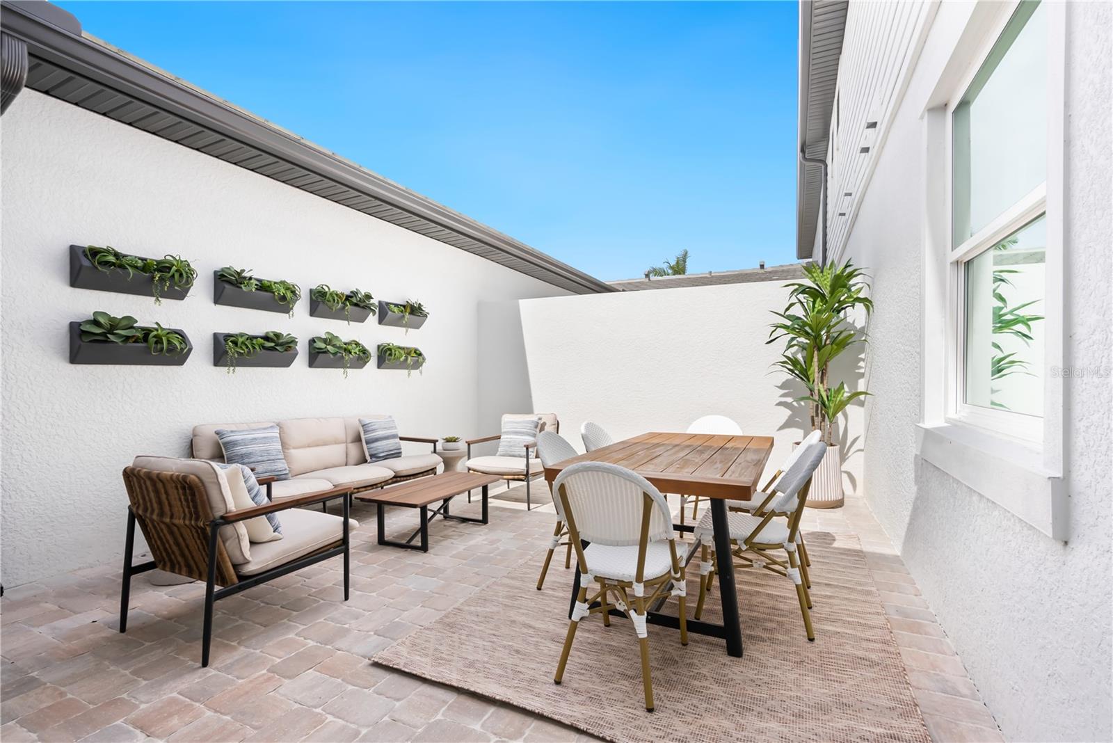 Image 14 of 16 For 17972 Broadleaf Loop