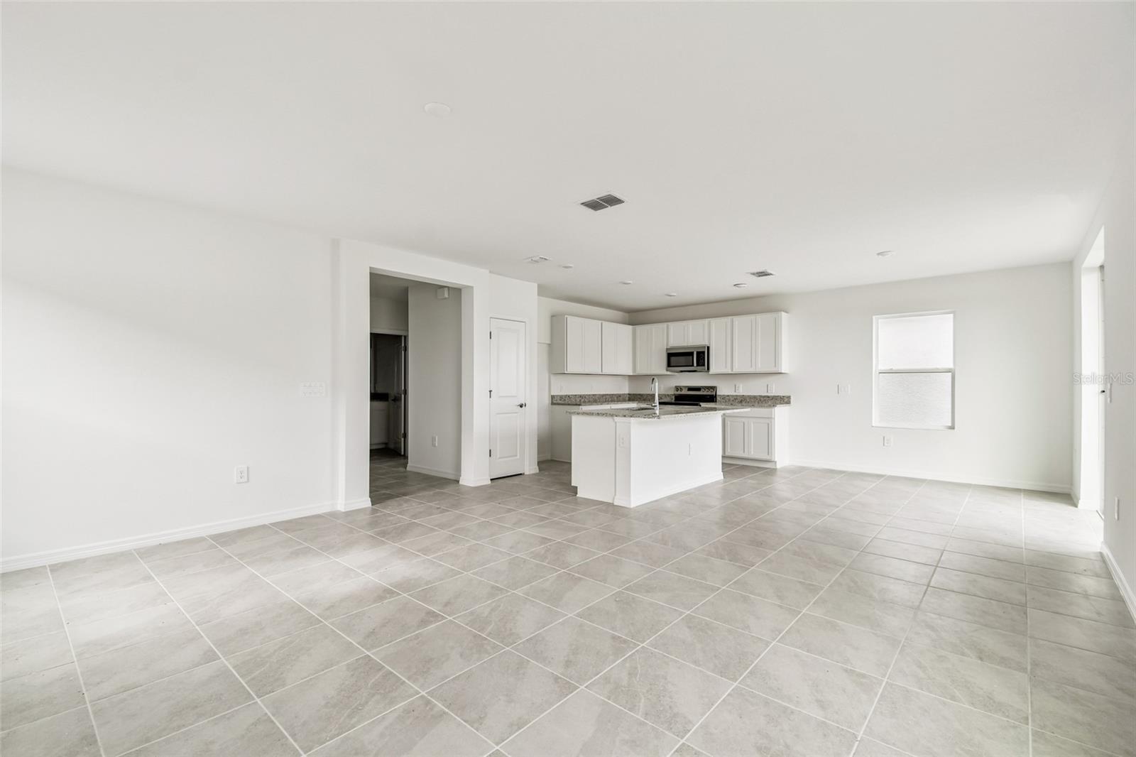 Image 19 of 23 For 9118 Optimist Way