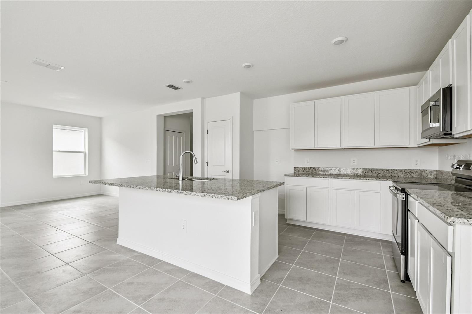 Image 5 of 23 For 9118 Optimist Way