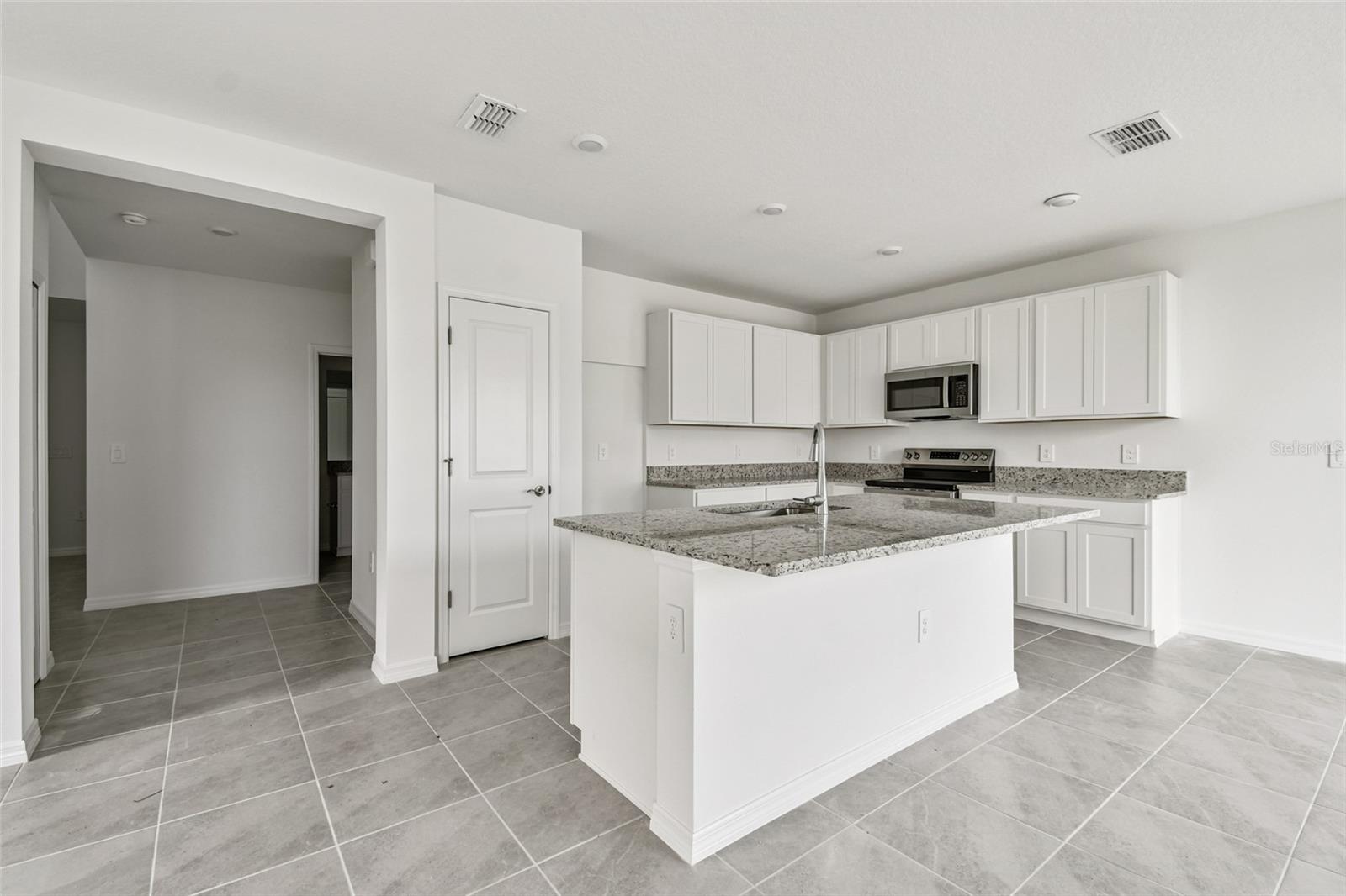 Image 6 of 23 For 9118 Optimist Way