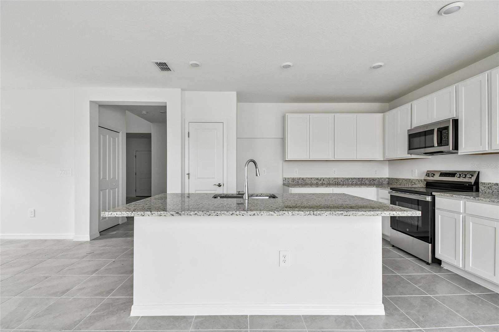 Image 7 of 23 For 9118 Optimist Way