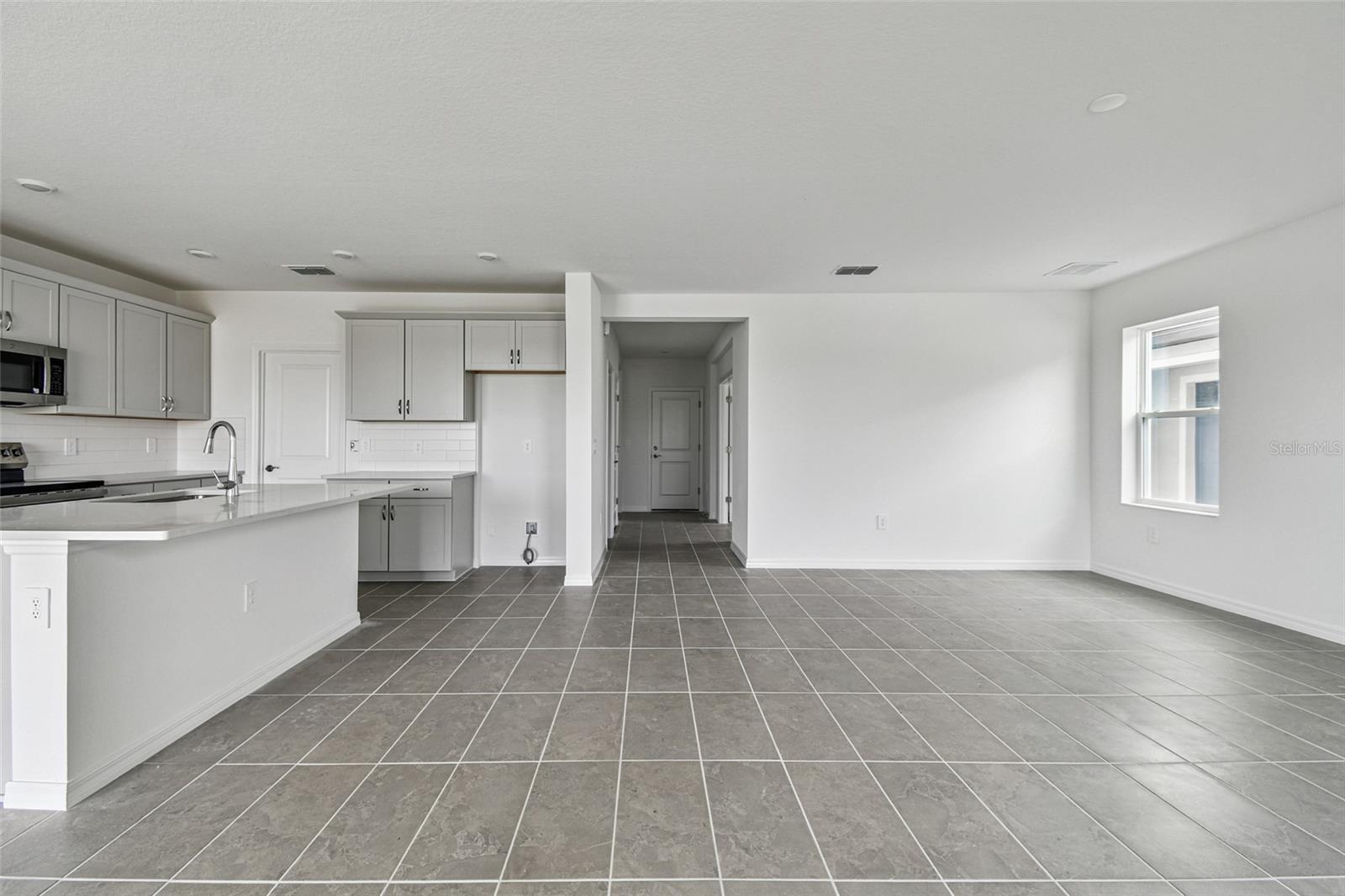 Image 11 of 31 For 9110 Optimist Way