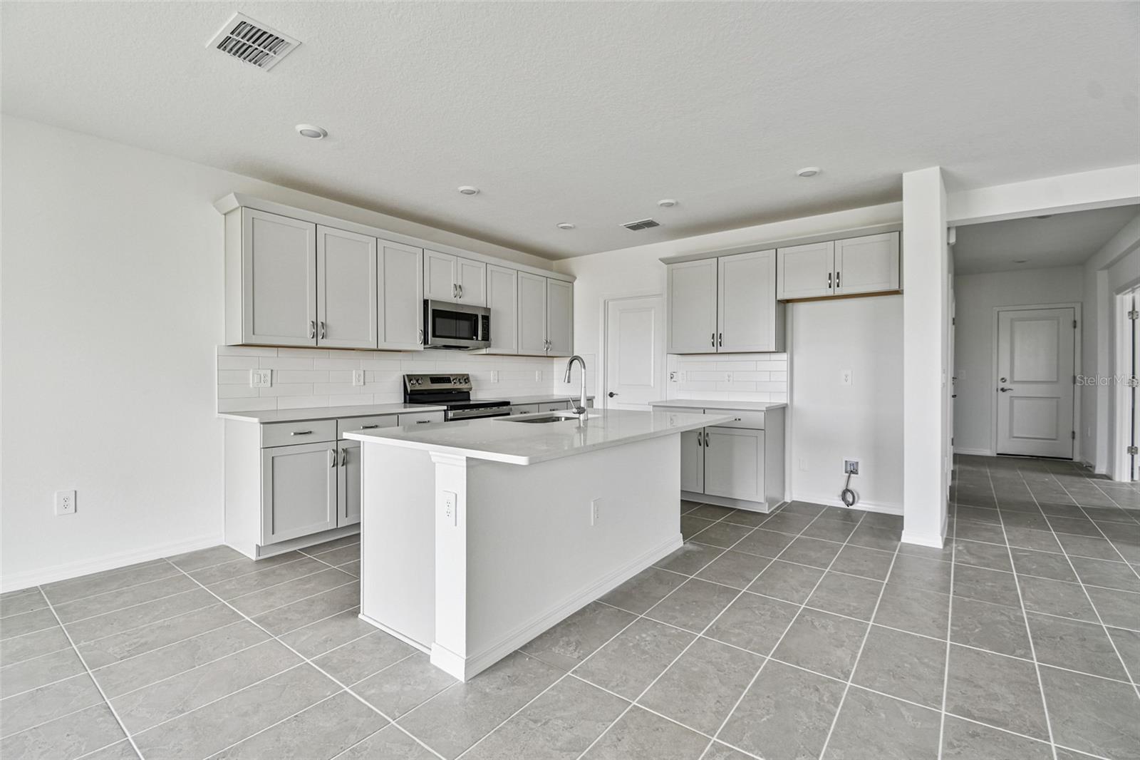 Image 5 of 31 For 9110 Optimist Way