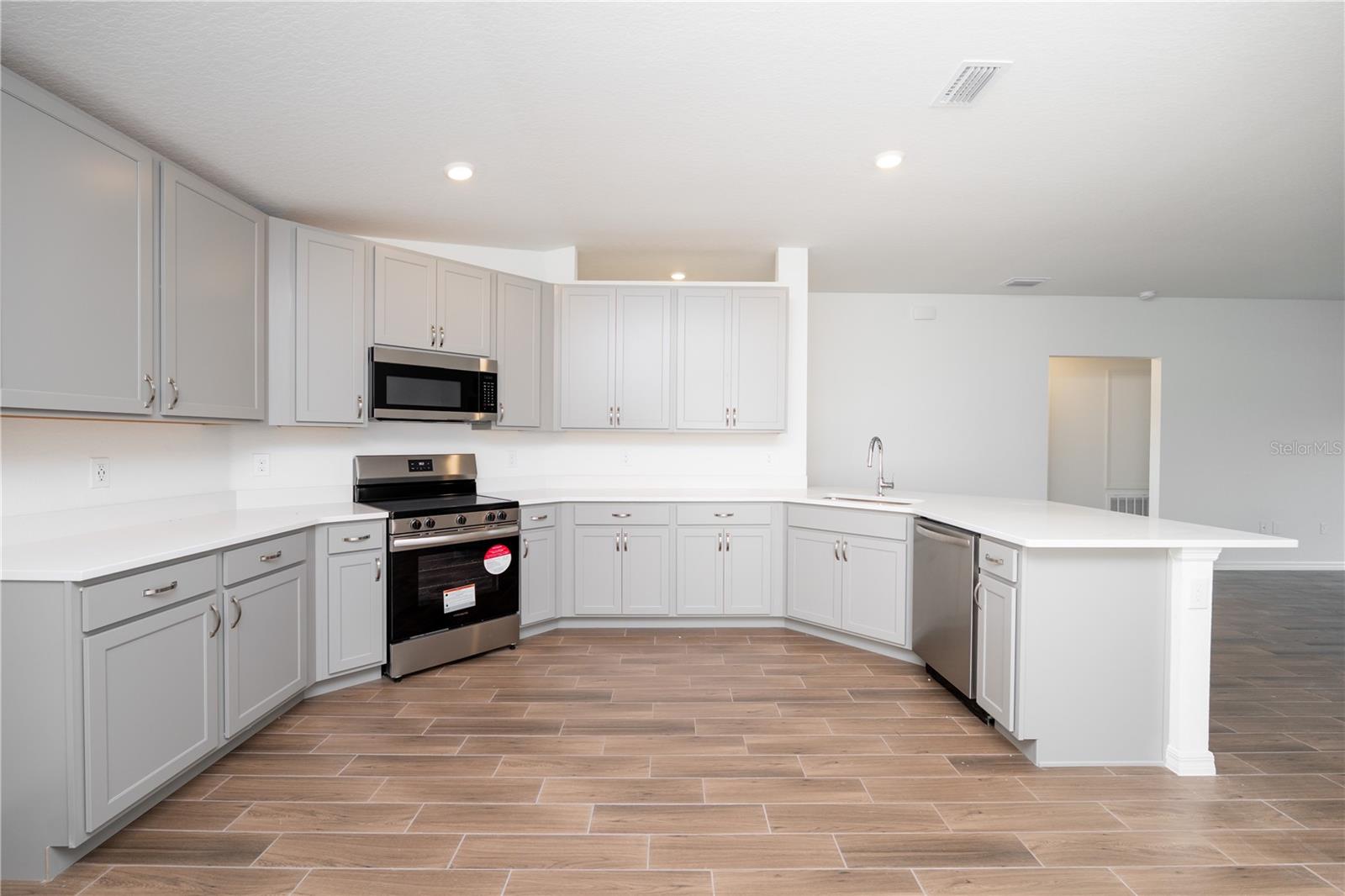 Image 3 of 20 For 213 Harper Estates Circle