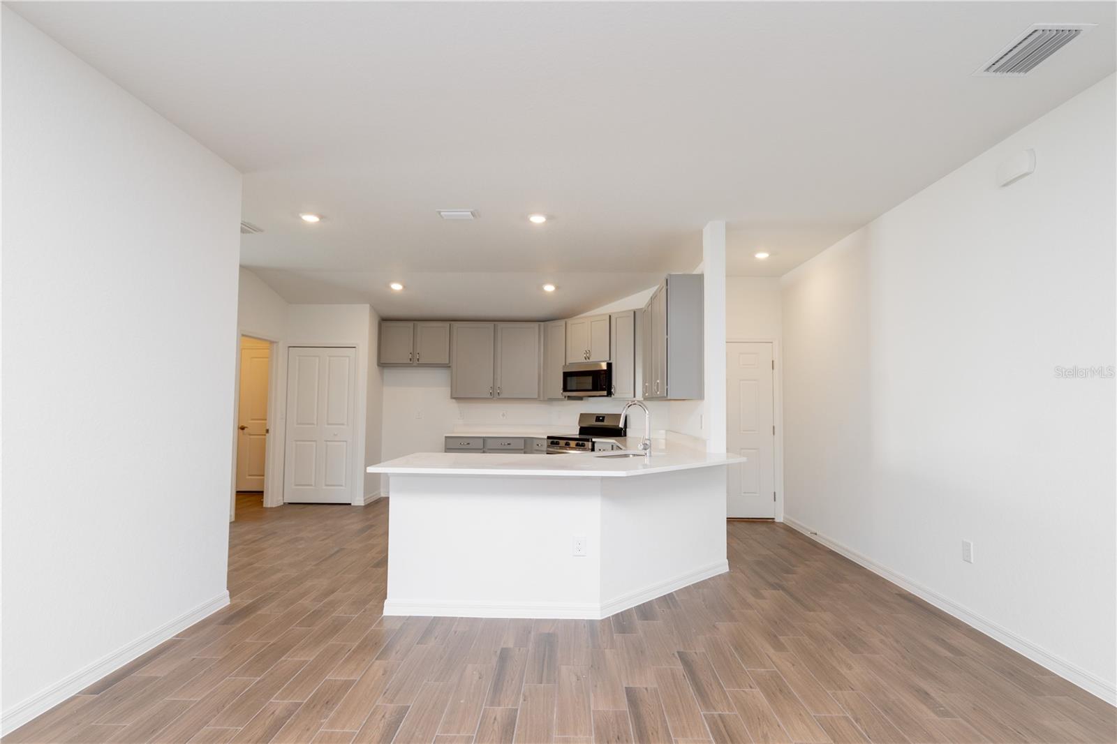 Image 6 of 20 For 213 Harper Estates Circle