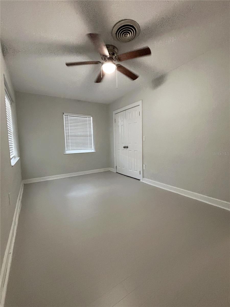 Image 25 of 42 For 909 Hart Street