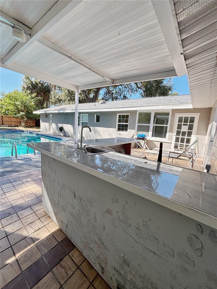 Image 33 of 42 For 909 Hart Street