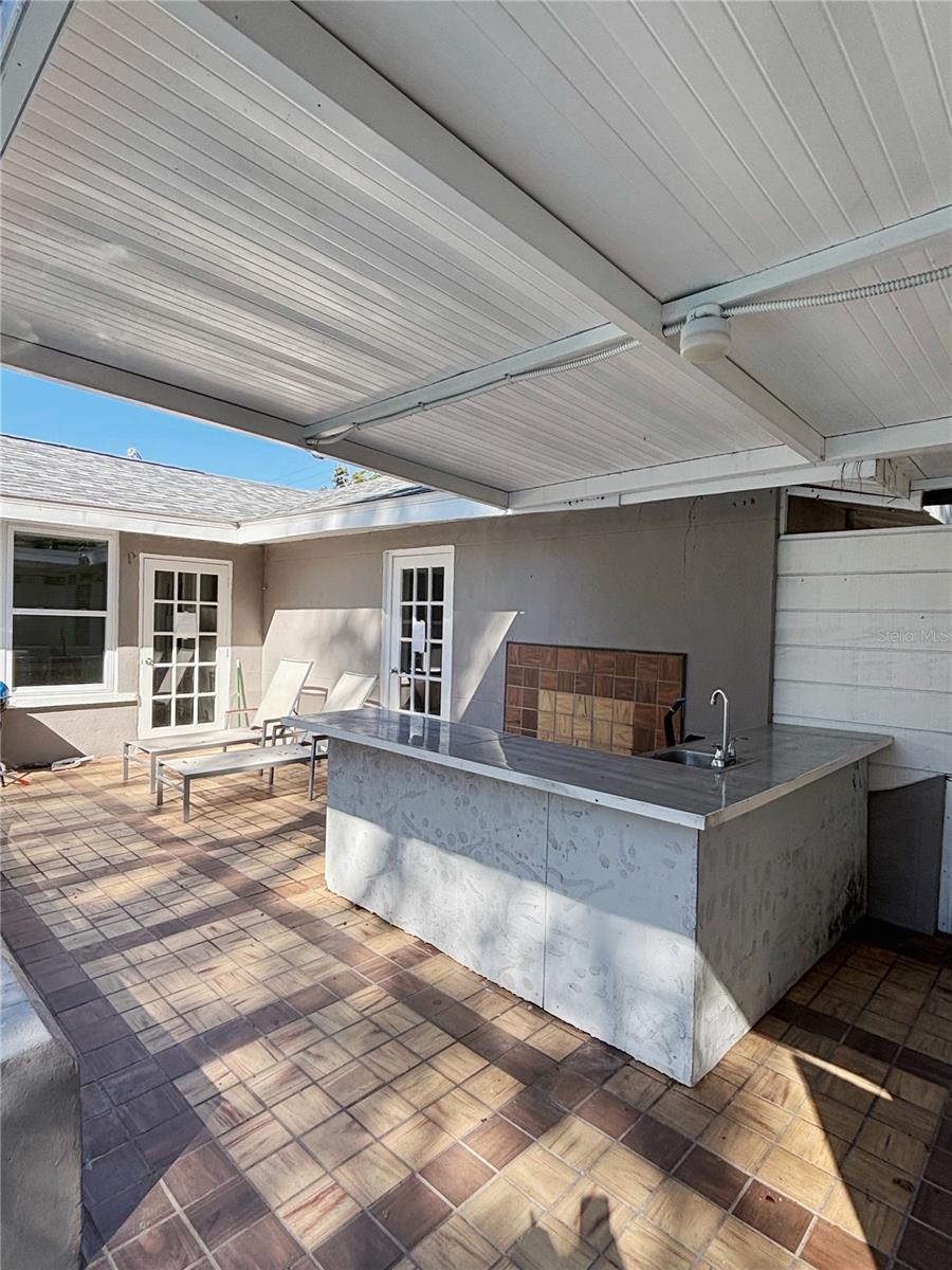 Image 34 of 42 For 909 Hart Street