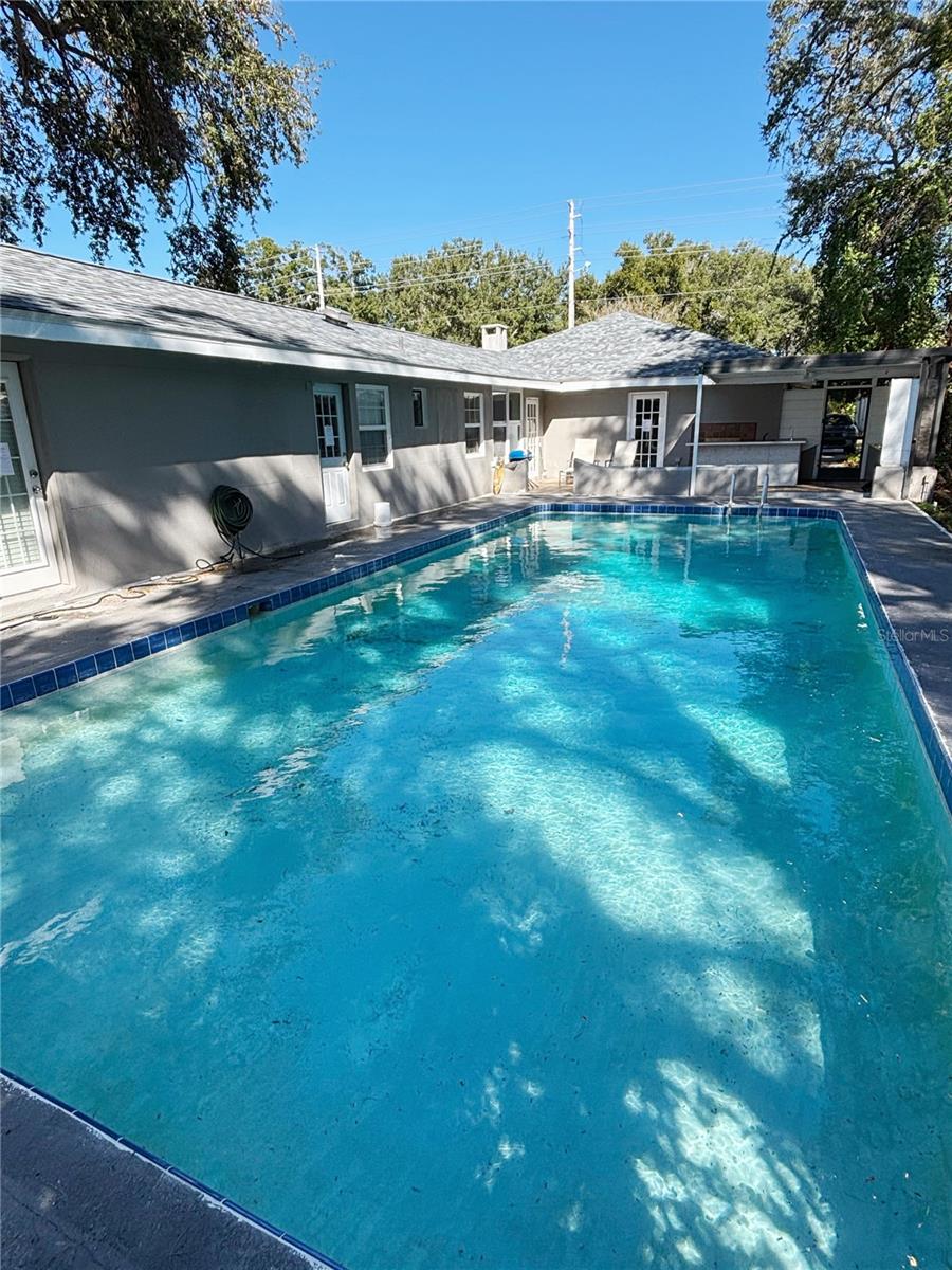 Image 38 of 42 For 909 Hart Street