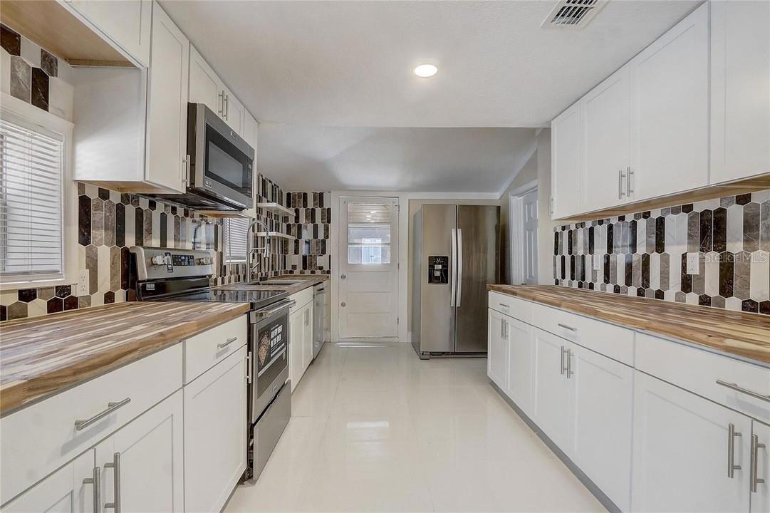 Image 12 of 24 For 246 Oak Avenue