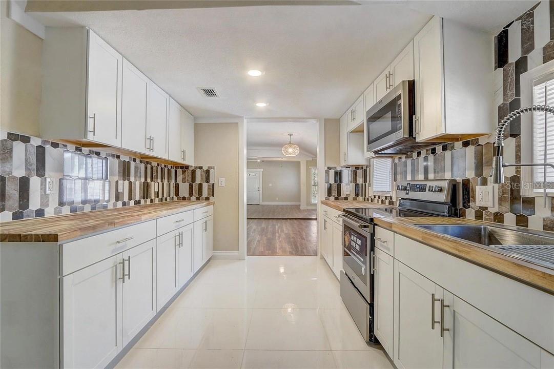 Image 13 of 24 For 246 Oak Avenue