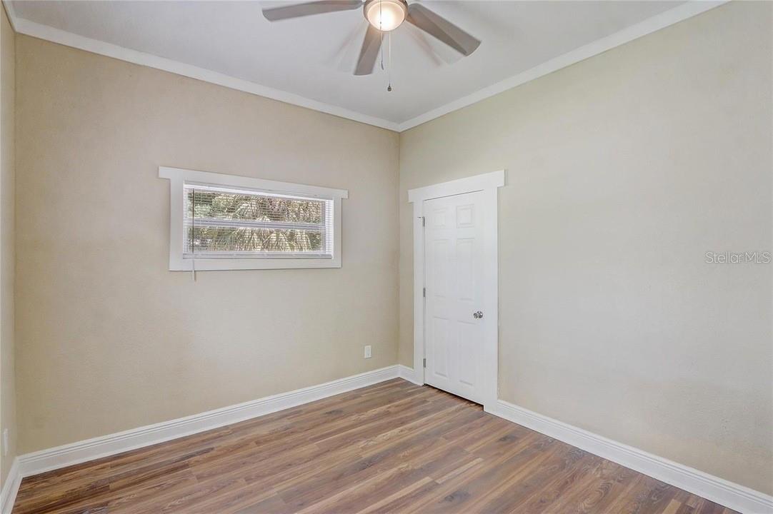 Image 16 of 24 For 246 Oak Avenue