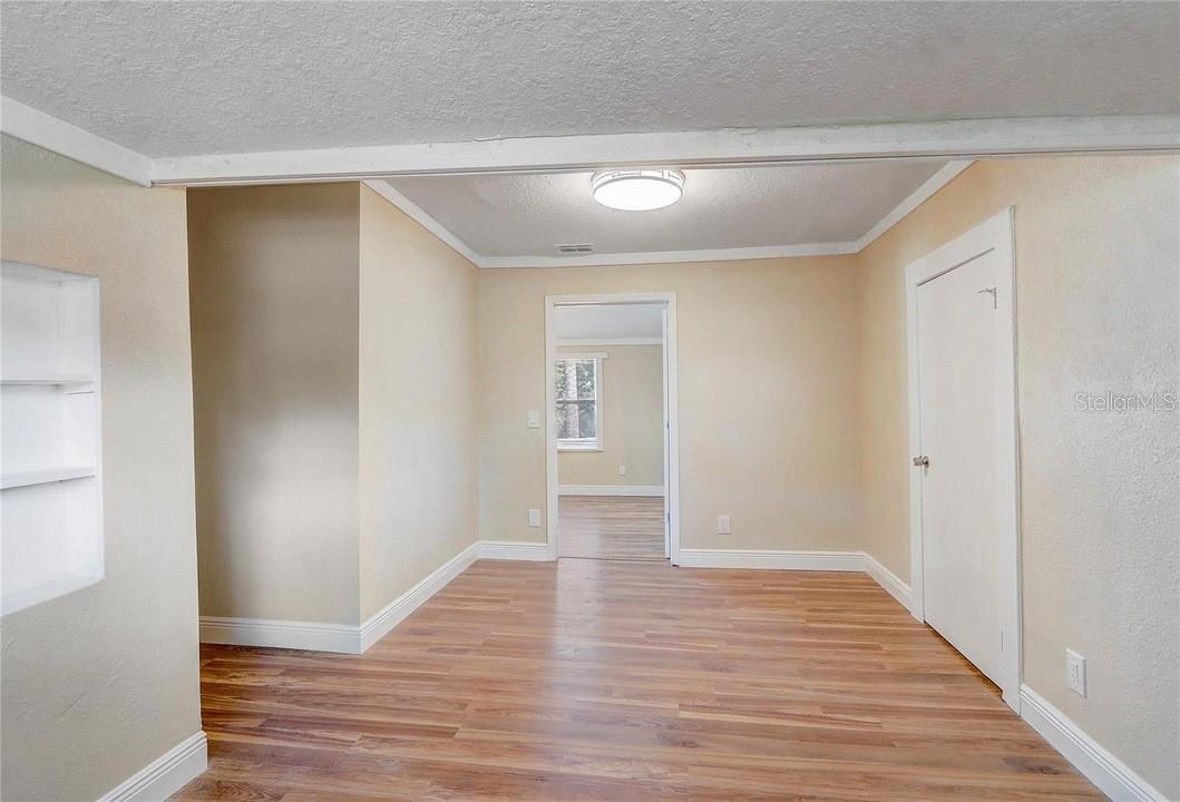 Image 19 of 24 For 246 Oak Avenue