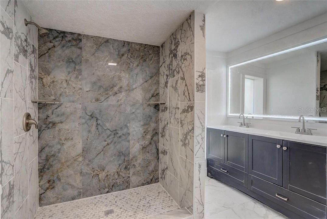 Image 20 of 24 For 246 Oak Avenue