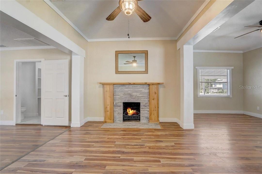 Image 6 of 24 For 246 Oak Avenue