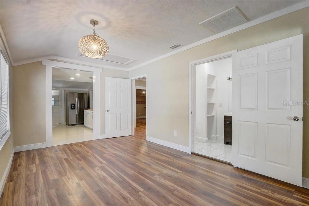 Image 7 of 24 For 246 Oak Avenue