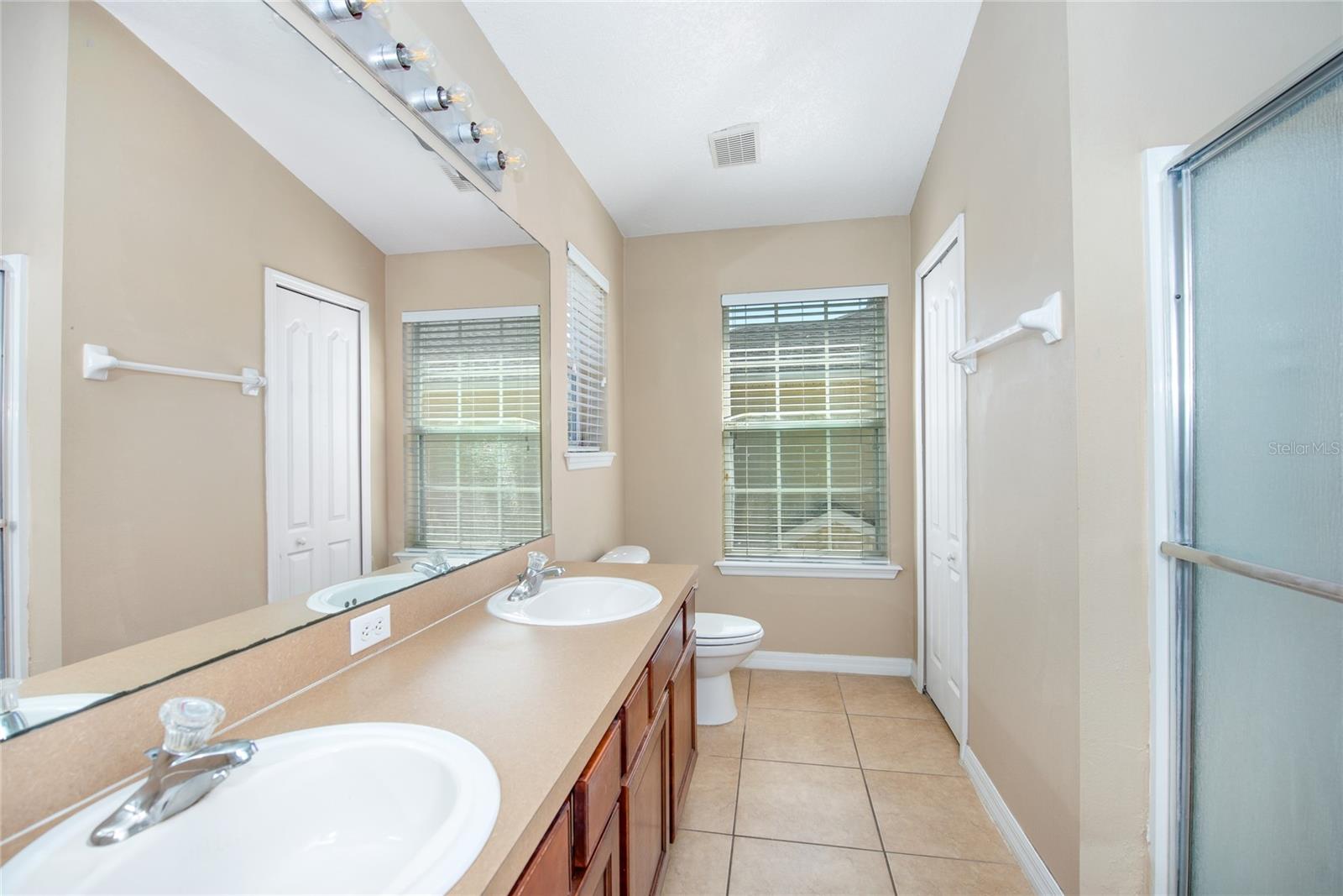 Image 16 of 27 For 7132 Red Lantern Drive 198